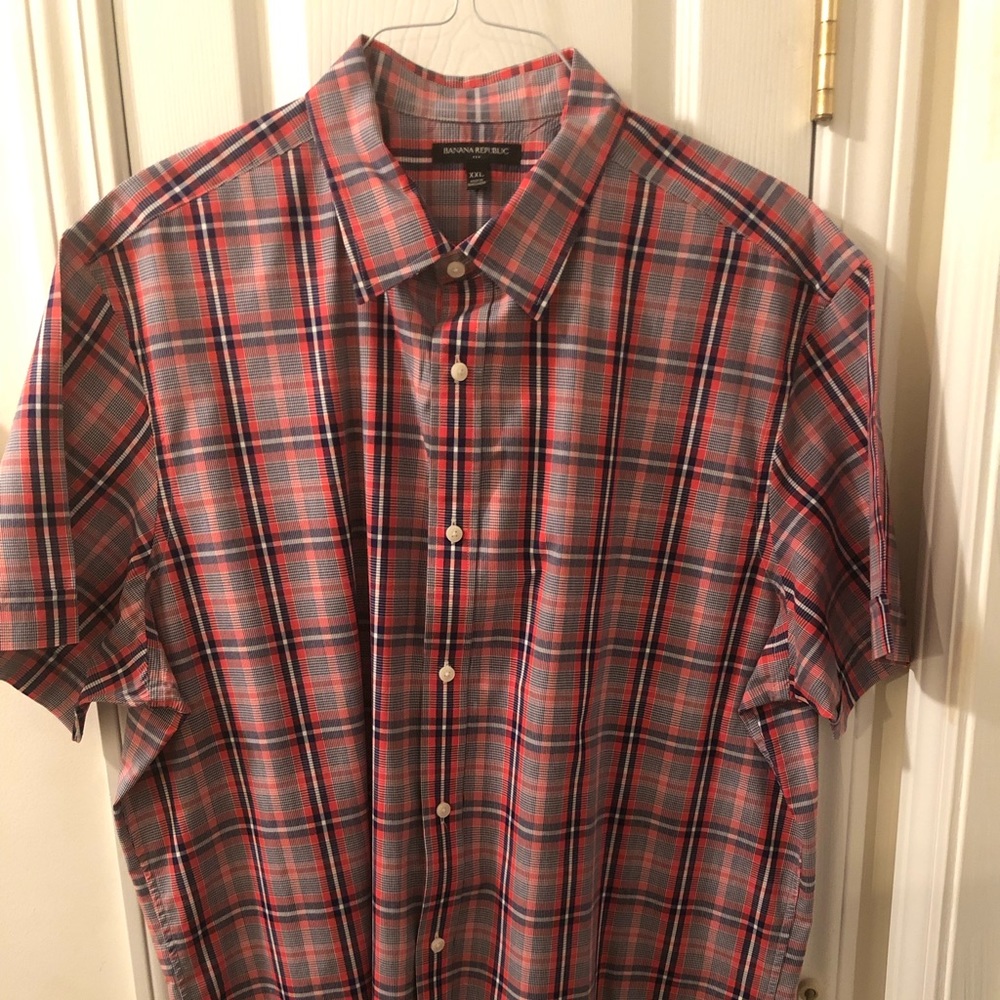 Short sleeve button down